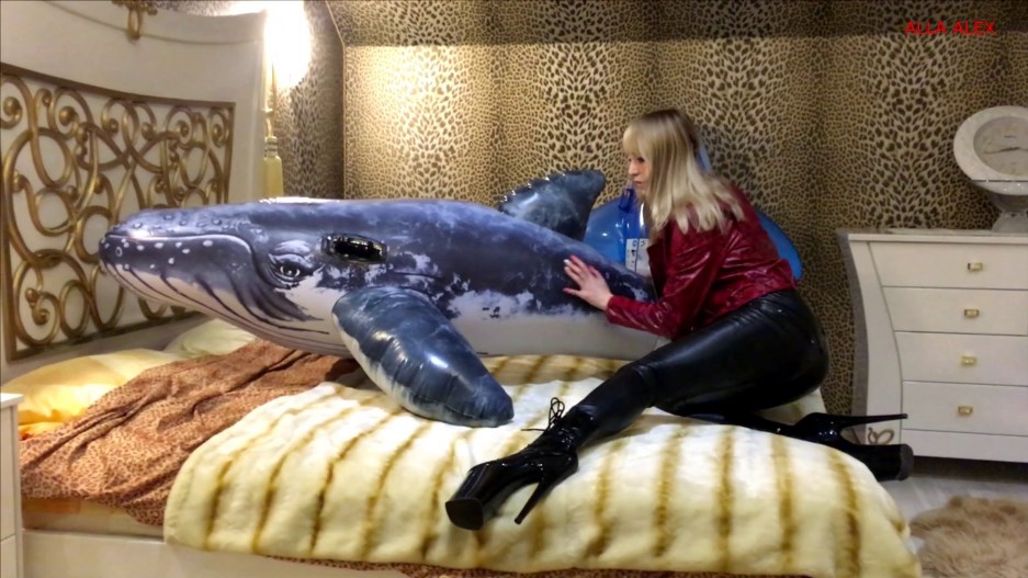 Alla Hotly Fucked Two Inflatable Whales